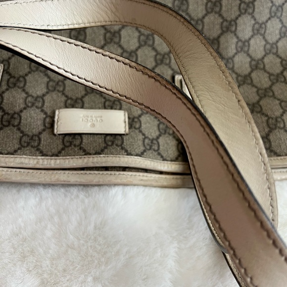 🚫SOLD🚫 Authentic Gucci Monogram Tote - Picture 7 of 15